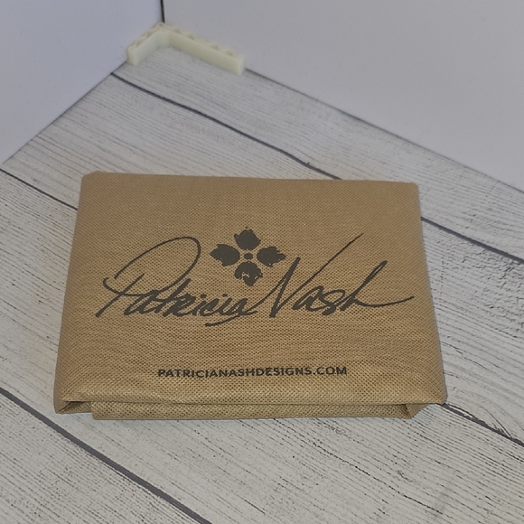 EUC Patricia Nash Lindsey Large Slouchy Satchel/Crossbody Stone - Picture 11 of 12